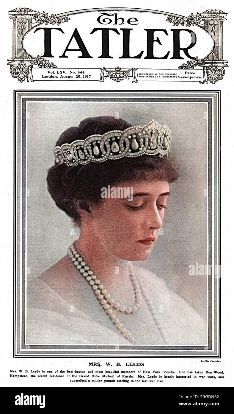 Mme W. B. Leeds, décrite par le Tatler comme « l'un des plus célèbres et des plus beaux membres de la New York Society », photographiée sur la couverture du magazine au moment où elle avait pris Kenwood House à Hampstead. Il ajoute également que « Mrs Leeds s'intéresse vivement aux travaux de guerre et a souscrit un prêt de plusieurs millions de livres sterling au dernier prêt de guerre ». Mme W.B. Leeds, né Nonnie May Stewart. Nancy est venue d'une famille riche et s'était déjà mariée bien deux fois auparavant. Son mariage avec le prince Christopher de Grèce a eu lieu le 1 janvier 1920 en Suisse après un long engagement de six ans. Sa fortune helpe Banque D'Images