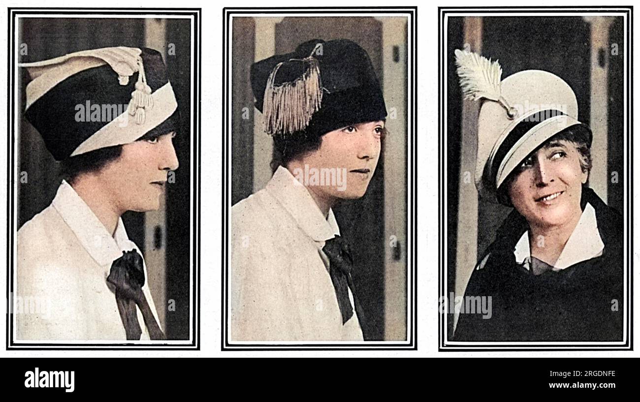 L'effet de Mars sur Vénus - comment la guerre affecte la mode du couvre-chef féminin. À gauche se trouve une traduction féminine d'un kepi, la casquette portée par les troupes françaises. Au milieu, un hussar fringant, et à droite, une variation pittoresque d'un couvre-chef russe. Banque D'Images