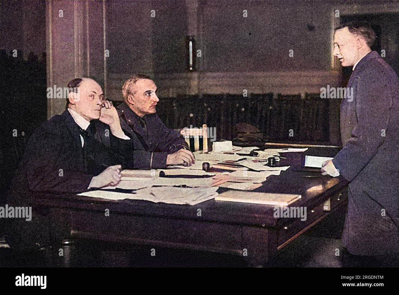 Joueur de cricket anglais qui a été capitaine de l'équipe de cricket d'Angleterre à divers moments entre 1898 et 1909. Batteur droitier, il a joué 35 tests-matchs pour l'Angleterre, capitaine dans 22 de ces matchs et a mené l'équipe à la défaite dans quatre séries Ashes contre l'Australie. Photographié dans son bureau de recrutement de Manchester pendant la guerre quand il était attaché à l'Army Service corps. Il a également prononcé des discours de recrutement dans des théâtres et des Music-halls. Banque D'Images