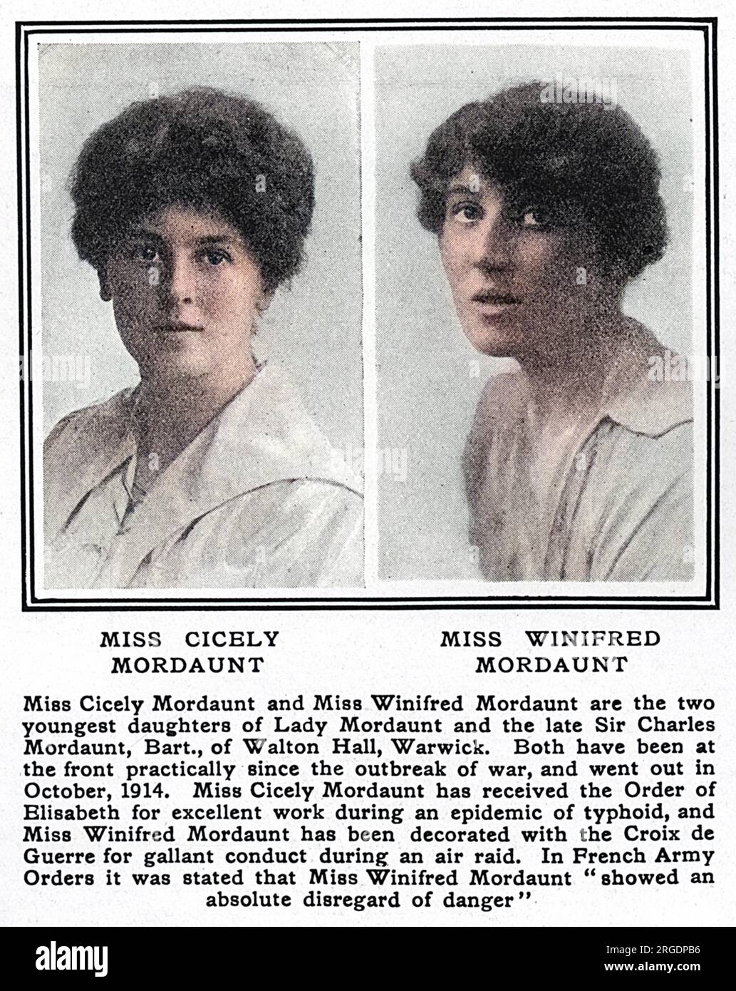 Miss Cicely et Miss Winifred Mordaunt, les plus jeunes filles de Sir Charles Mordaunt, 10e baronnet et de son épouse Mary Louise Cholmondeley de Walton Hall, Warwick. Tous deux ont travaillé au front pendant la première Guerre mondiale - Winifred a confirmé avoir été membre de la First Aid Nursing Yeomanry (FANYs). Cicely a reçu l'ordre d'Élisabeth pour son excellent travail lors d'une épidémie de typhoïde et Winifred a remporté la Croix de Guerre pour sa bravoure lors d'un raid aérien. Dans les ordres de l'armée française, il est déclaré que Miss Winifred Mordaunt « a montré un mépris absolu du danger ». Banque D'Images