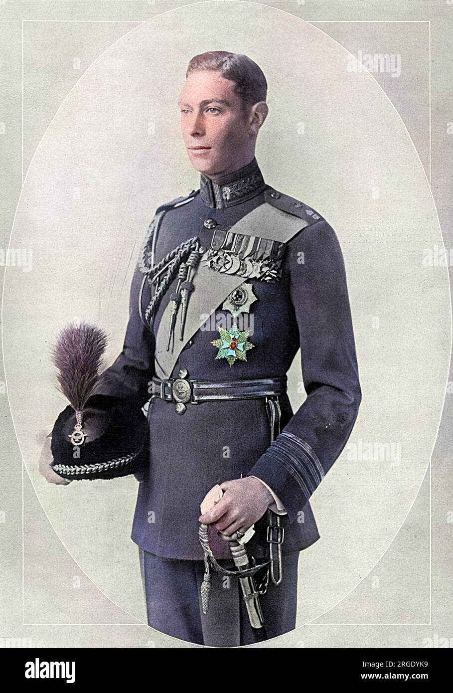 Prince Albert, duc d'York, plus tard roi George VI (1896-1952), photographié dans l'uniforme d'un commandant de groupe dans la Royal Air Force, l'uniforme qu'il a choisi pour son mariage avec Lady Elizabeth Bowes-Lyon en avril 1923. Banque D'Images