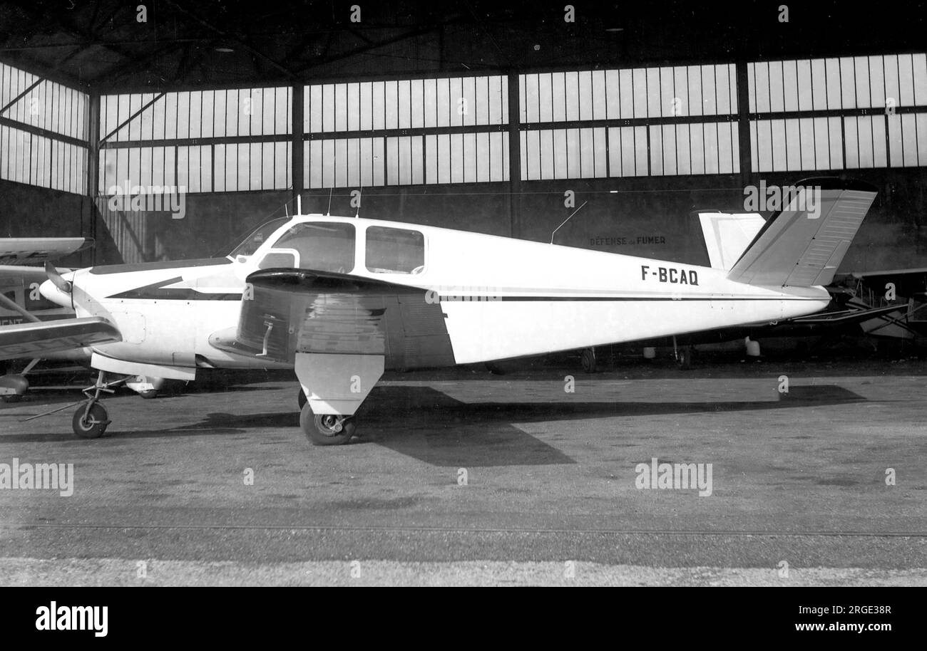 Beechcraft 35 Bonanza F-BCAQ (msn ), à Cannes le 28 octobre 1965. Banque D'Images