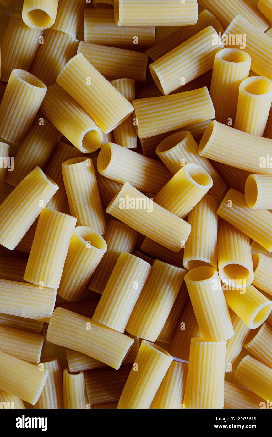 Macro shot de pâtes sèches rigatoni Banque D'Images
