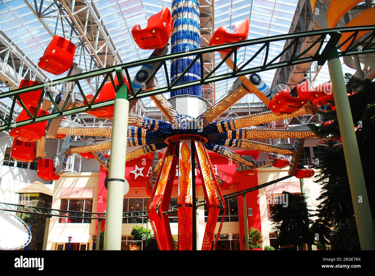 Une balade à sensations fortes attend le prochain amateur de sensations fortes au parc d'attractions intérieur situé dans Mall of America à Bloomington, Minnesota Banque D'Images