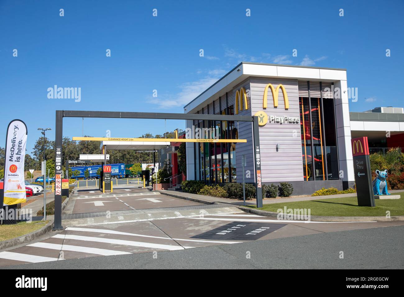 Aire de service Port Macquarie et arrêt de repos, restaurant McDonald's, pour les conducteurs de se reposer et manger à côté de la Pacific Highway entre Sydney et Brisbane Banque D'Images