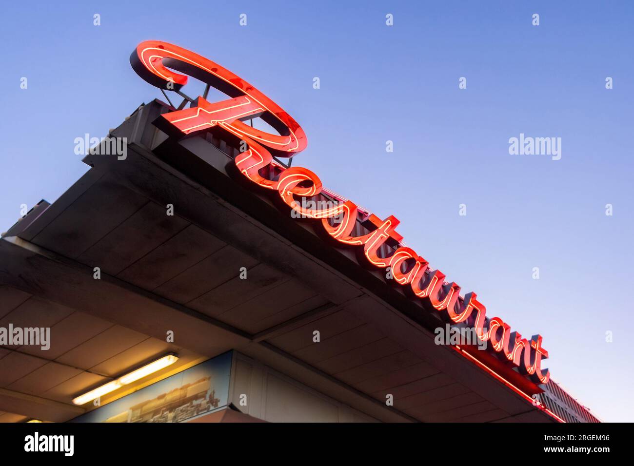 Americana à Flagstaff, Arizona sur la route 66 USA - panneau lumineux au néon pour la route 66 HoJo Restaurant - Flagstaff, AZ Banque D'Images