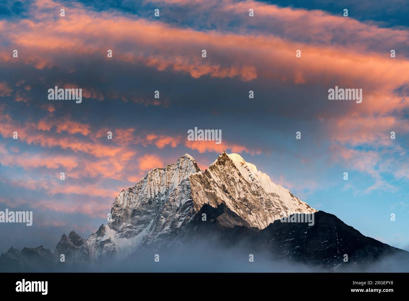 Coucher du soleil vu de Namche Bazar, au Népal Banque D'Images