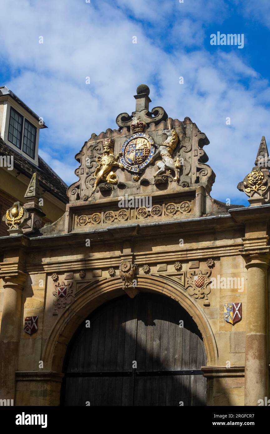 Porte d'entrée à l'auberge Bishop's Hostel de Trinity College, Université de Cambridge, Cambridge, Angleterre, Royaume-Uni Banque D'Images