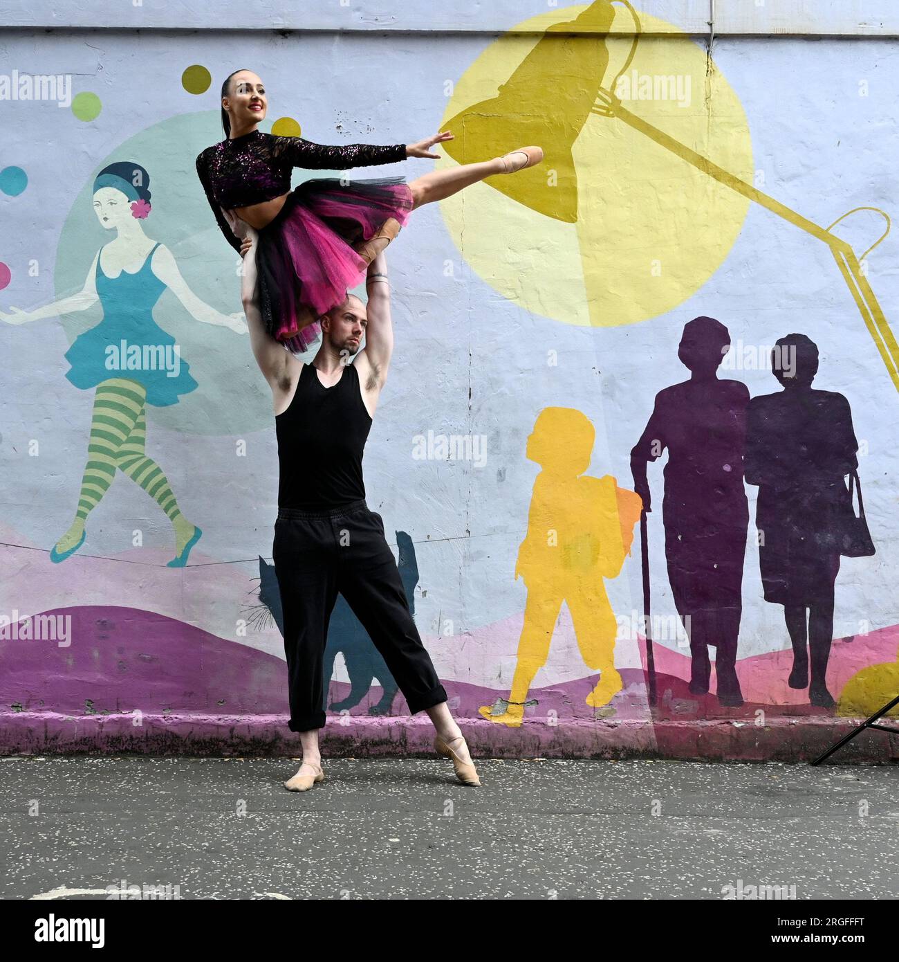 Édimbourg, Écosse, Royaume-Uni. 9 août 2023. Edinburgh Fringe : de l'Australie au West End de Londres, cette fusion dynamique de spectacles de danse commerciale mêle ballet et danse de rue, ainsi que des spectacles contemporains et de rupture pour tous les âges de divertissement cinq étoiles. Légende créée en partie à partir du communiqué de presse officiel. Crédit Craig Brown/Alamy Live News Banque D'Images