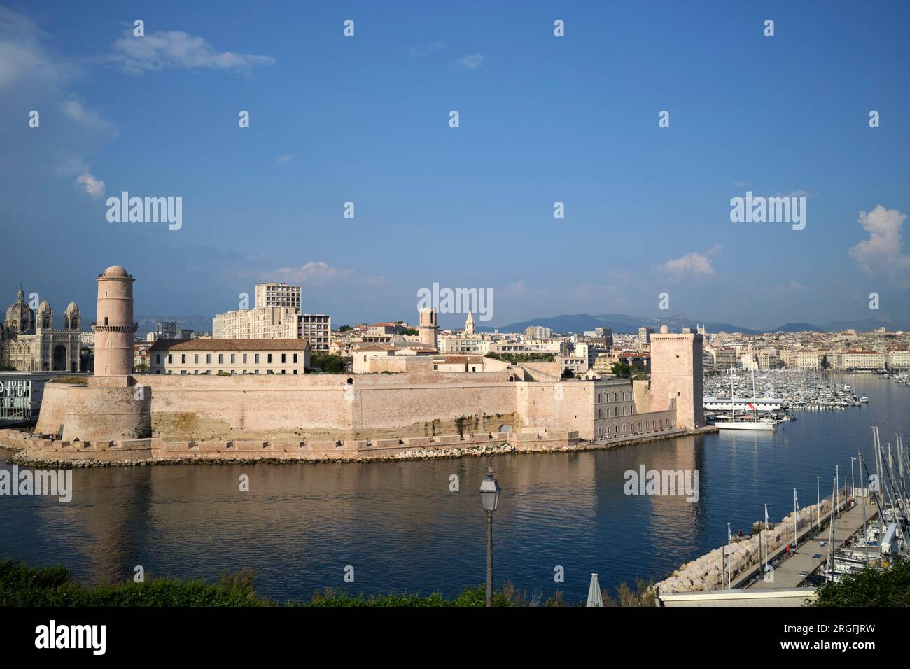 Port entrée du Vieux Port à Marseille France Banque D'Images