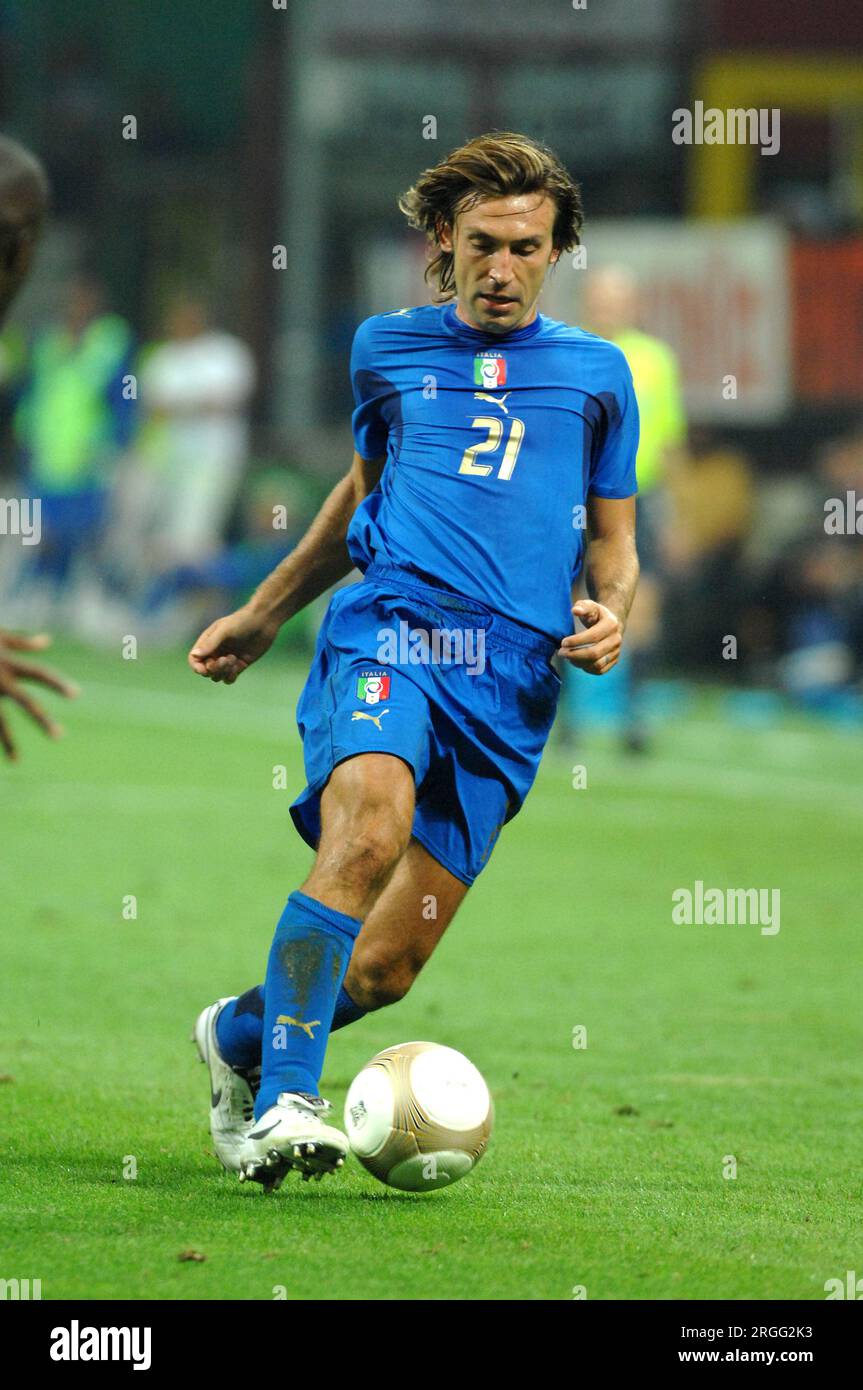 Milan Italie 2007-09-08, Andrea Pirlo lors du match Italie - France, qualification pour le Championnat d'Europe de football 2008 Banque D'Images