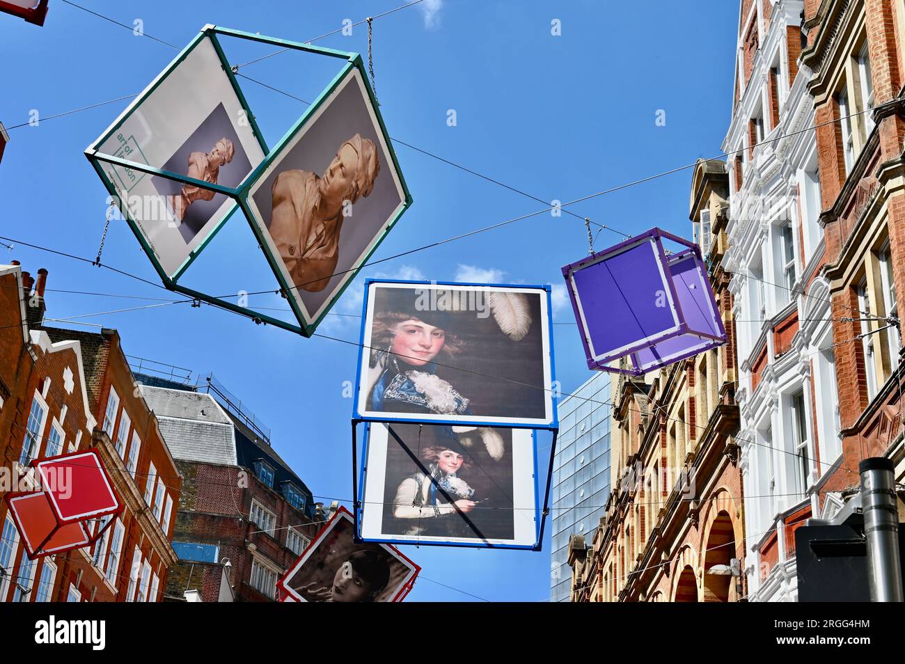 Cubes. Art of London's Summer Season 2023 : The Art of Entertainment, National Portrait Gallery, Coventry Street au large de Leicester Square, Londres, Royaume-Uni Banque D'Images