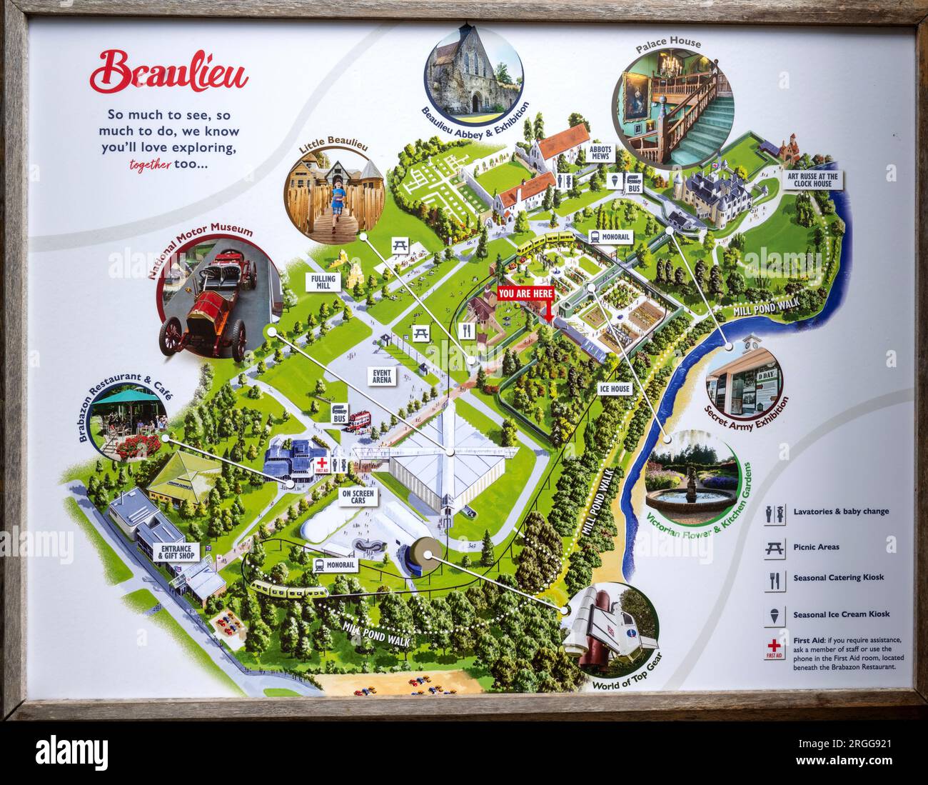 Vue de la carte des attractions du National Motor Museum, Beaulieu, New Forest, Hampshire, Angleterre, ROYAUME-UNI. Banque D'Images