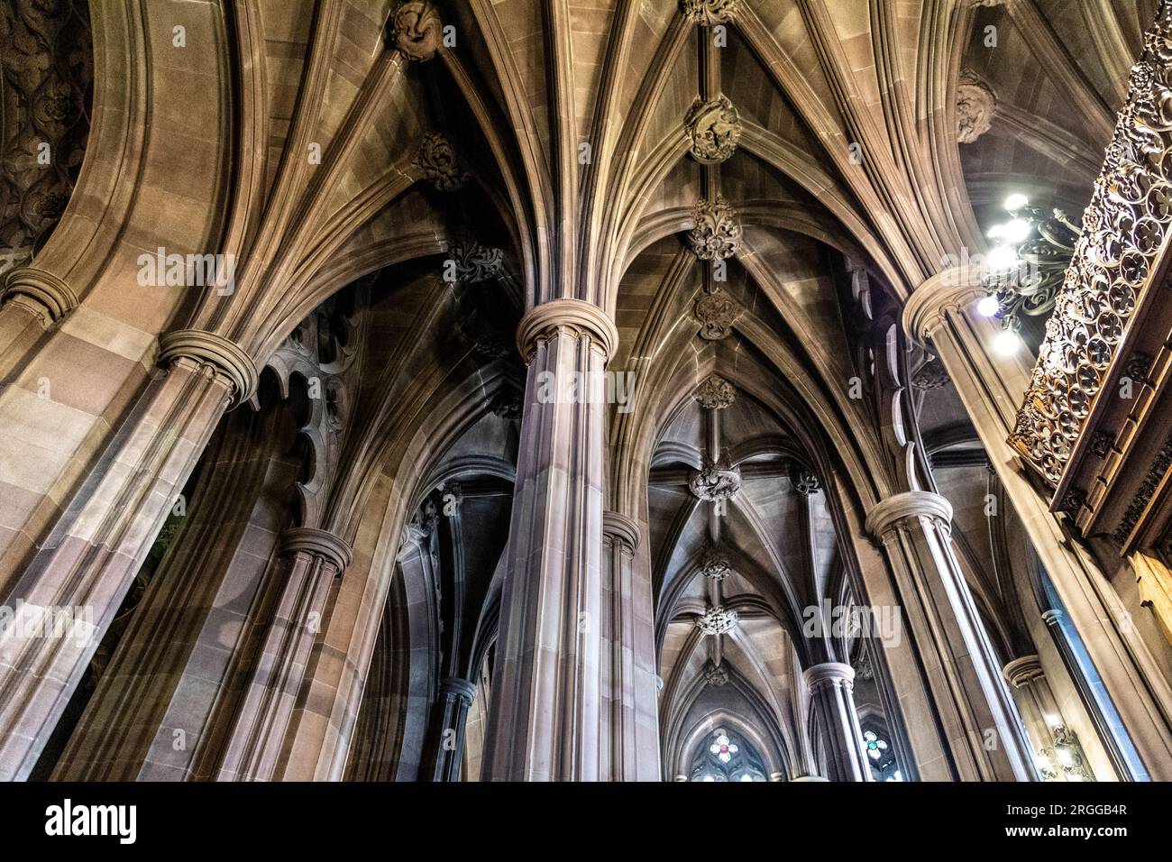 Plafond de l'escalier de la bibliothèque John Rylands, Manchester, Royaume-Uni Banque D'Images