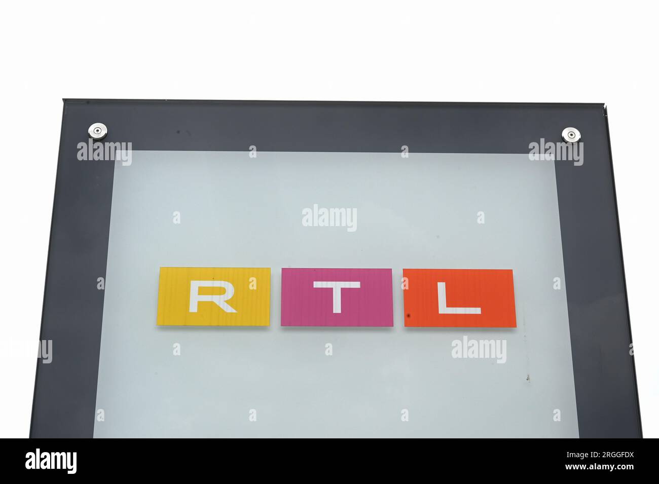 Cologne, Allemagne. 09 août 2023. Logo de RTL Television, une chaîne privée de langue allemande du groupe RTL basée à Cologne, Allemagne crédit : Horst Galuschka/dpa/Alamy Live News Banque D'Images
