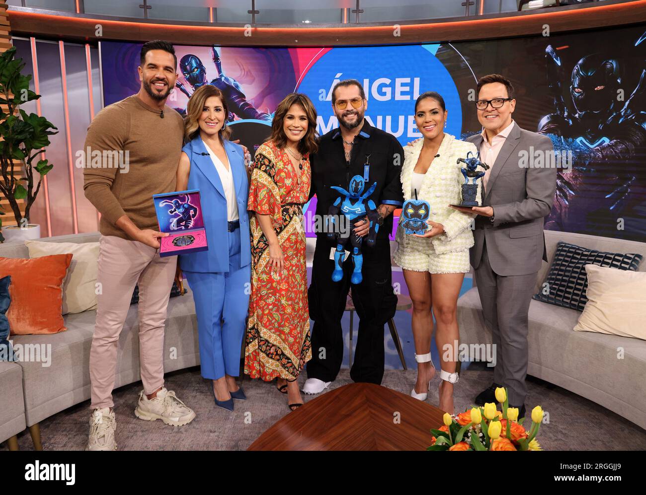 Miami (États-Unis d ' Amérique). 09 août 2023. Doral, FL-AOÛT 9 : Chef Yisus, Karla Martinez, réalisateur Angel Manuel Soto, Francisca et Raul Gonzalez sont vus lors de Univision, spectacle matinal “Despierta America” le 9 août 2023 à Doral, Floride. (Photo Alberto E. Tamargo/Sipa USA) crédit : SIPA USA/Alamy Live News Banque D'Images