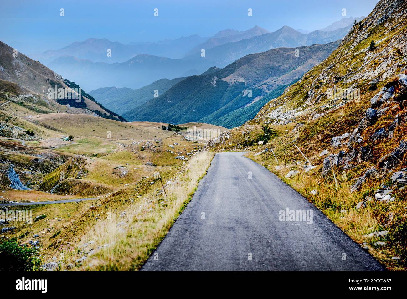 Route à travers les montagnes en Colle Fauniera en Piémont, Italie Banque D'Images