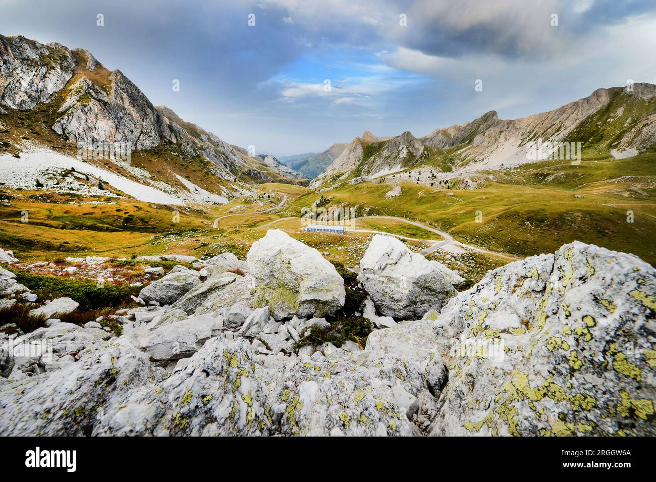 Les rochers et les montagnes à Colle Fauniera en Piémont, Italie Banque D'Images