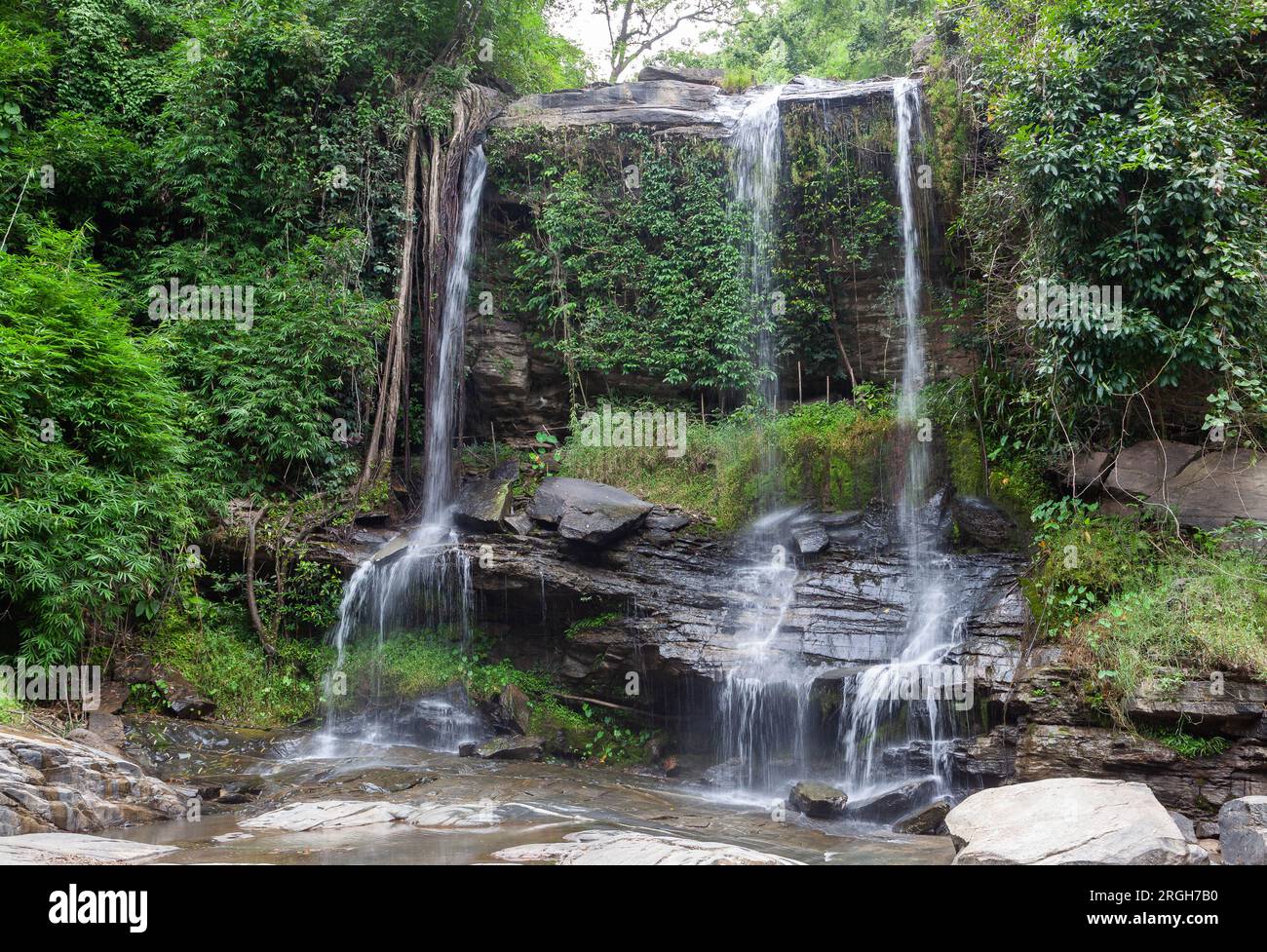 Cascade Mae sa Pok. Incroyable cascade dans la province de Chiang Mai. Nature du nord de la Thaïlande. Banque D'Images