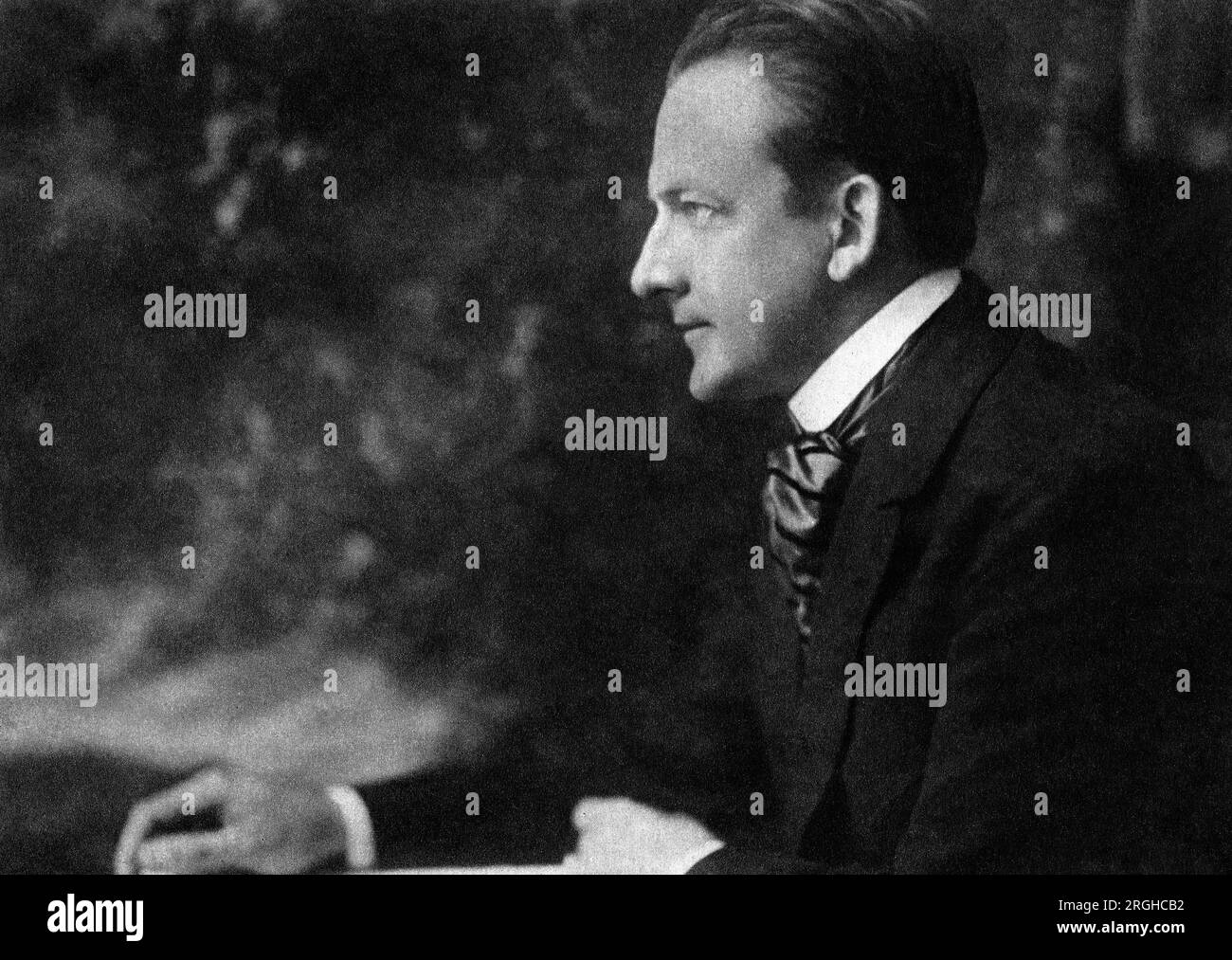 Henry K. Hadley (1871-1937), compositeur et chef d'orchestre américain, demi-longueur profil Portrait, Photographie d'Apeda N.Y., 1918 Banque D'Images