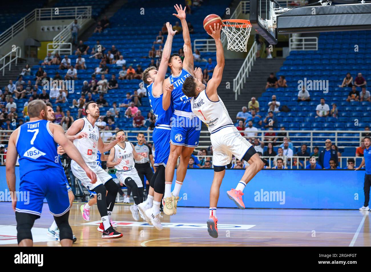 Athènes, Grèce. 09 août 2023. 7 BOGDAN BOGDANOVIC de Serbie lors du match du tournoi de l'Acropole égéenne entre l'Italie et la Serbie au stade Oaka le 9 août 2023, à Athènes, Grèce. Crédit : Agence photo indépendante/Alamy Live News Banque D'Images