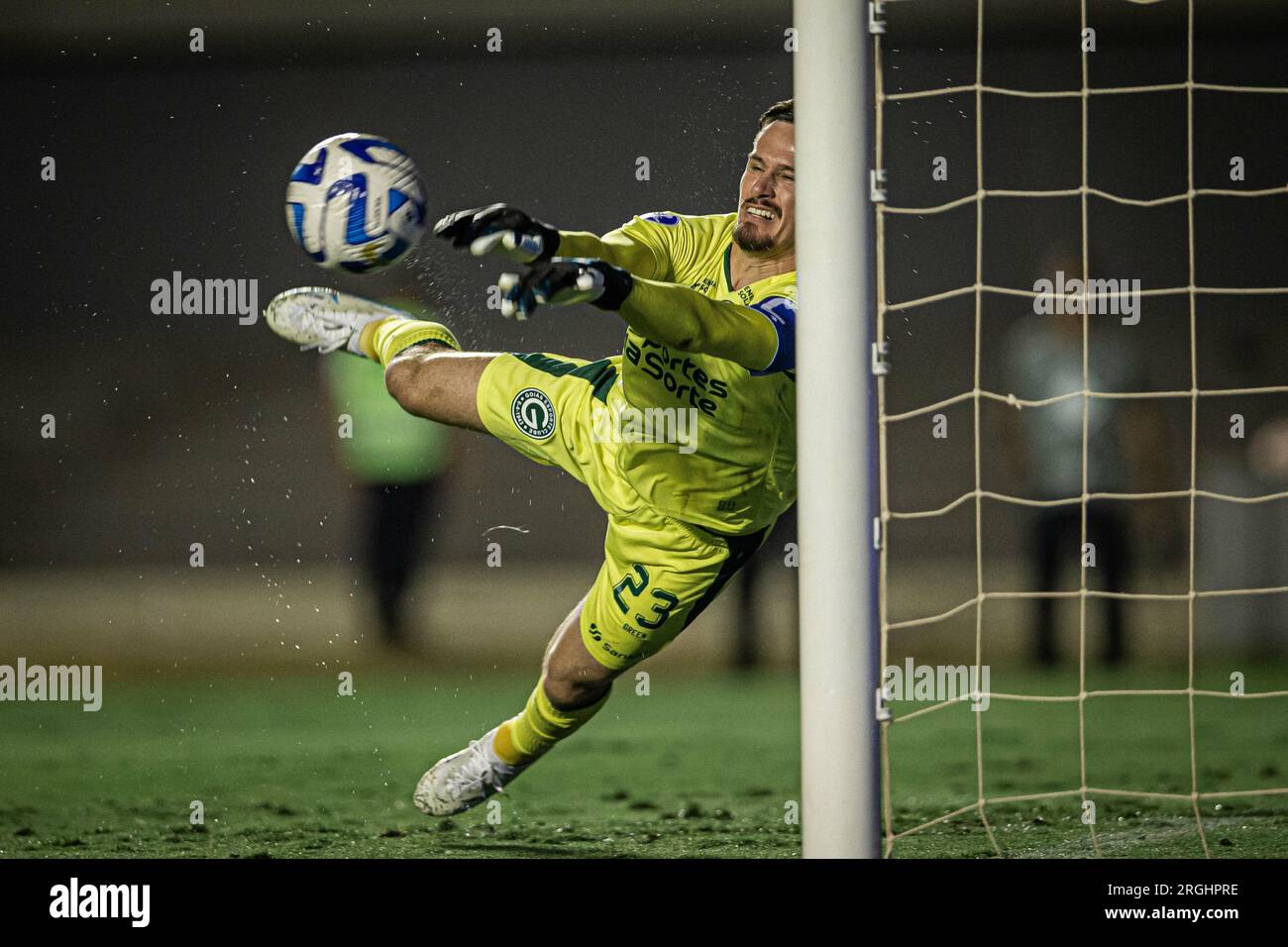 GO - GOIANIA - 09/08/2023 - COPA SUL-AMERICANA 2023, GOIAS X ESTUDIANTES - Tadeu gardien de but de Goias lors d'un match contre Estudiantes au stade Serra Dourada pour le championnat Copa Sudamericana 2023. Photo : Isabela Azine/AGIF Banque D'Images