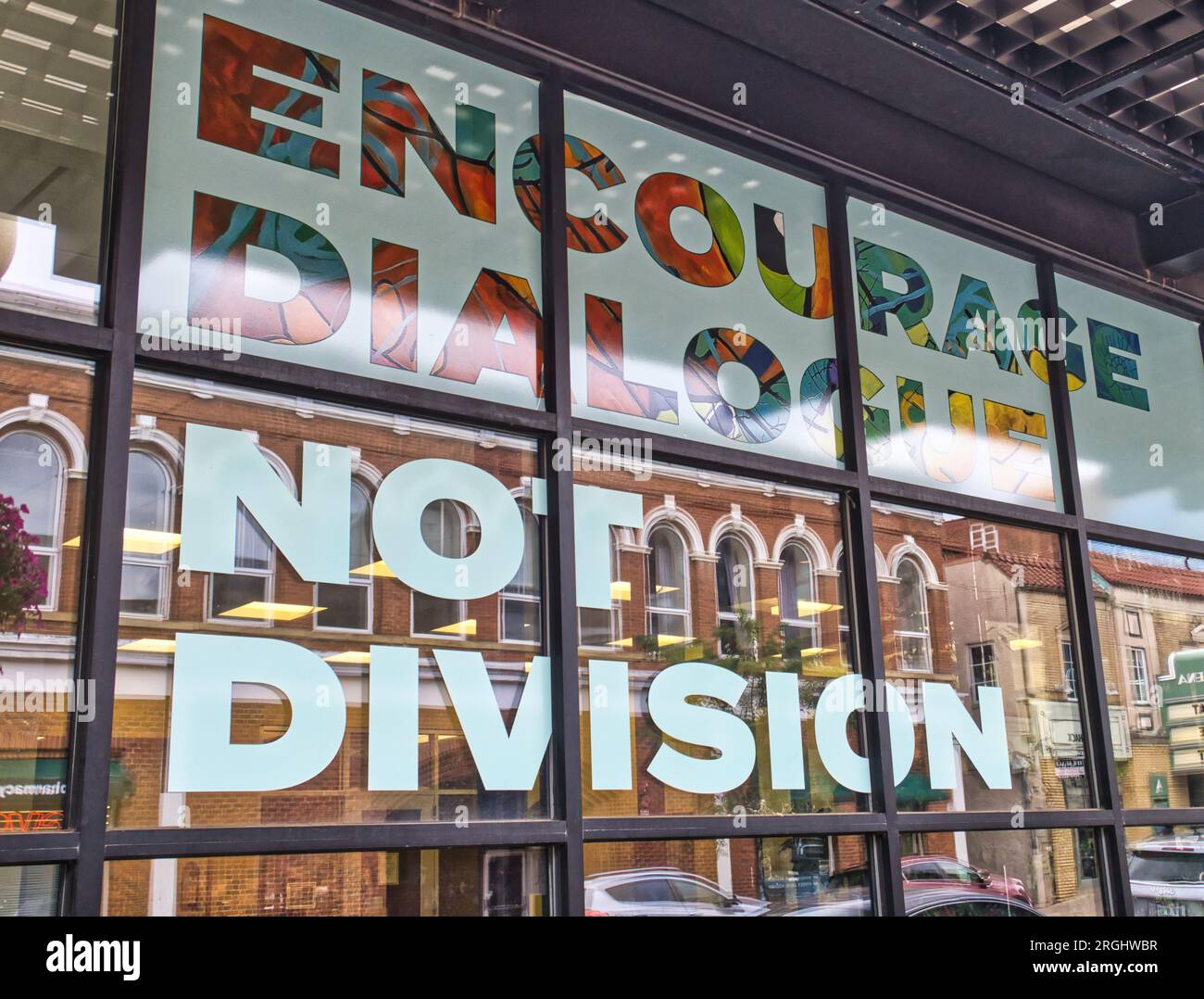 Signe "encourager le dialogue pas la division" à Athènes Oh Banque D'Images