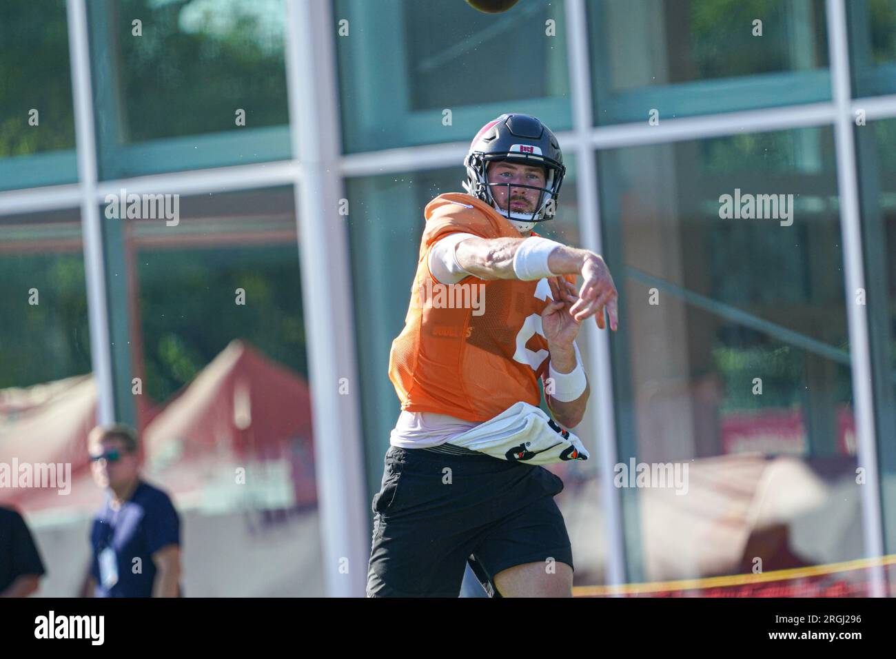 Tampa, Floride, États-Unis, 8 août 2023, Tampa Bay Buccaneers quarterback Kyle Trask #2 lors d'un camp d'entraînement au Centre de formation Advent Health . (Crédit photo : Marty Jean-Louis) Banque D'Images