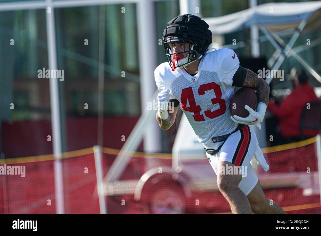 Tampa, Floride, États-Unis, 8 août 2023, joueur des Buccaneers de Tampa Bay Ronnie Brown #43 lors d'un camp d'entraînement au Centre d'entraînement de l'Advent Health. (Crédit photo : Marty Jean-Louis) Banque D'Images