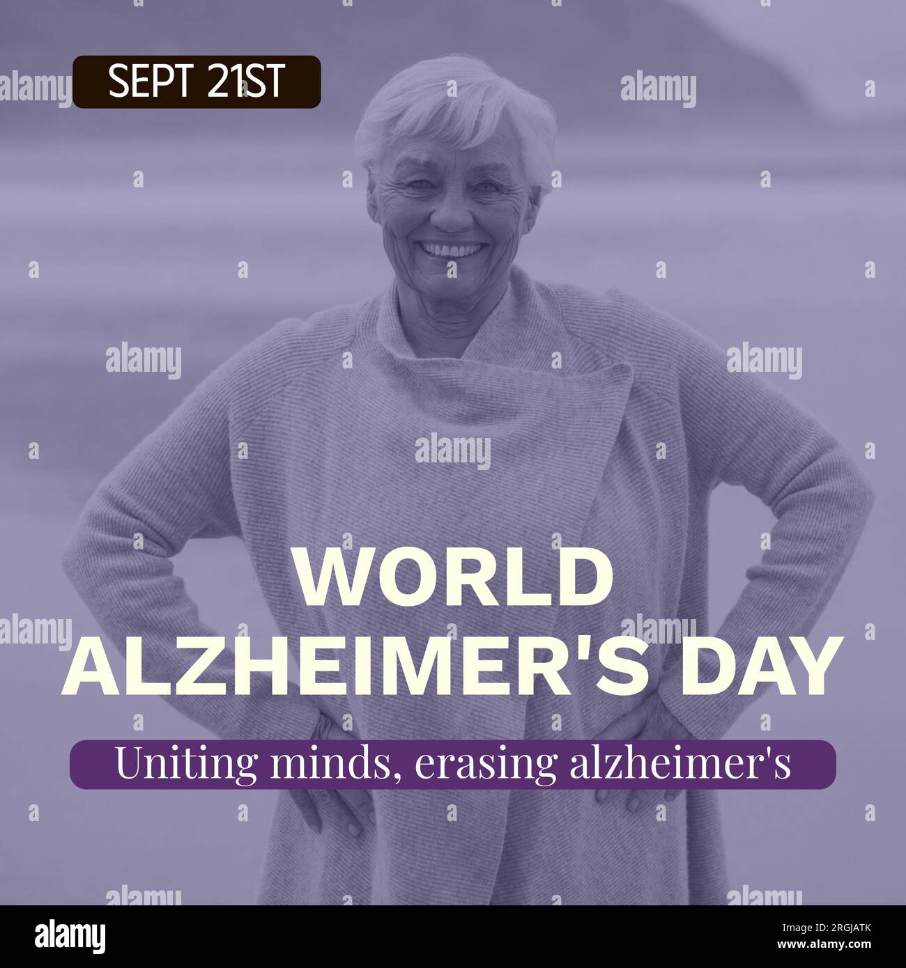 Composite du texte de la journée mondiale de la maladie d'alzheimer sur une femme caucasienne âgée heureuse en bord de mer Banque D'Images