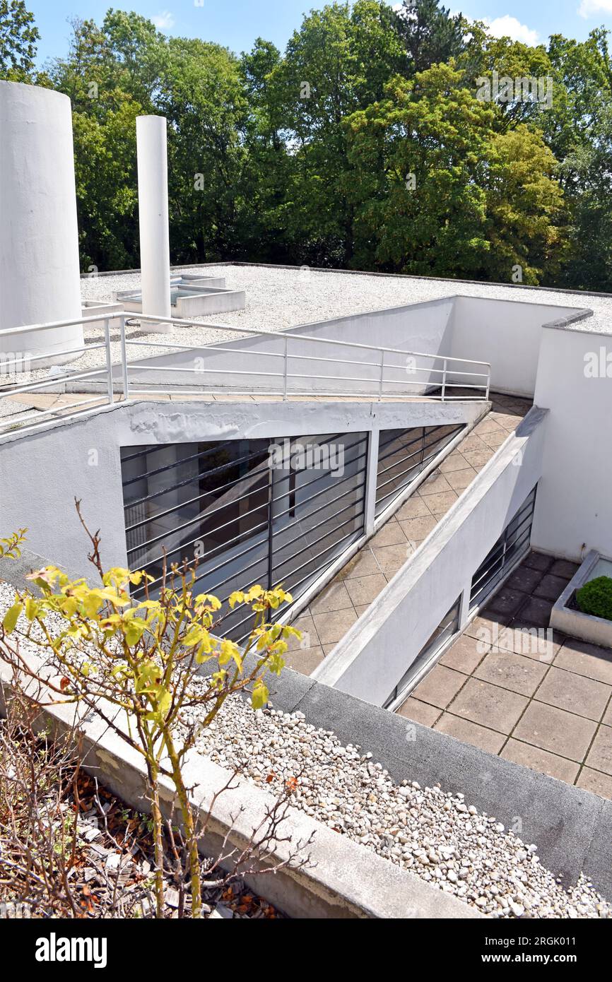 Villa Savoye, chef-d'œuvre du mouvement moderne, architecte le Corbusier, construite 1922-31, style puriste, rampe du jardin au solarium Banque D'Images