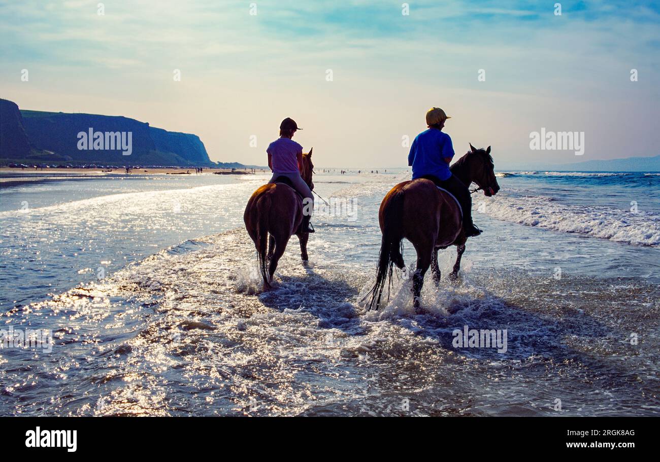 Equitation à la plage de Downhill, mussenden, Co Derry, Londonderry, Irlande du Nord Banque D'Images
