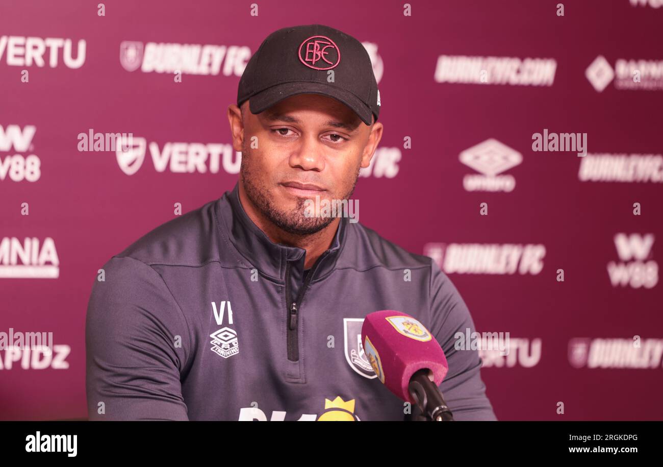 Burnley, Royaume-Uni. 10 août 2023. Vincent Kompany à Burnley v Manchester City Conférence de presse 10 août 2023 à Barnfield Training Ground Credit : Sharon Latham/Burnley FC/Alamy Live News Banque D'Images