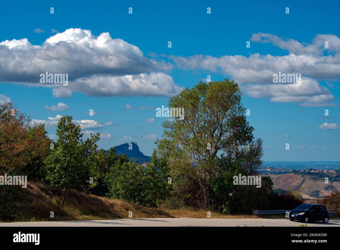 il profilo del Monte Titano nella Repubblica di San Marino Banque D'Images