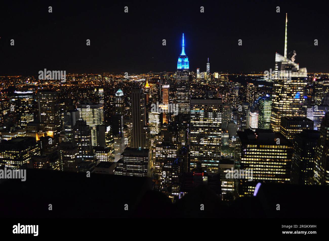 Empire State Building et New York la nuit Banque D'Images