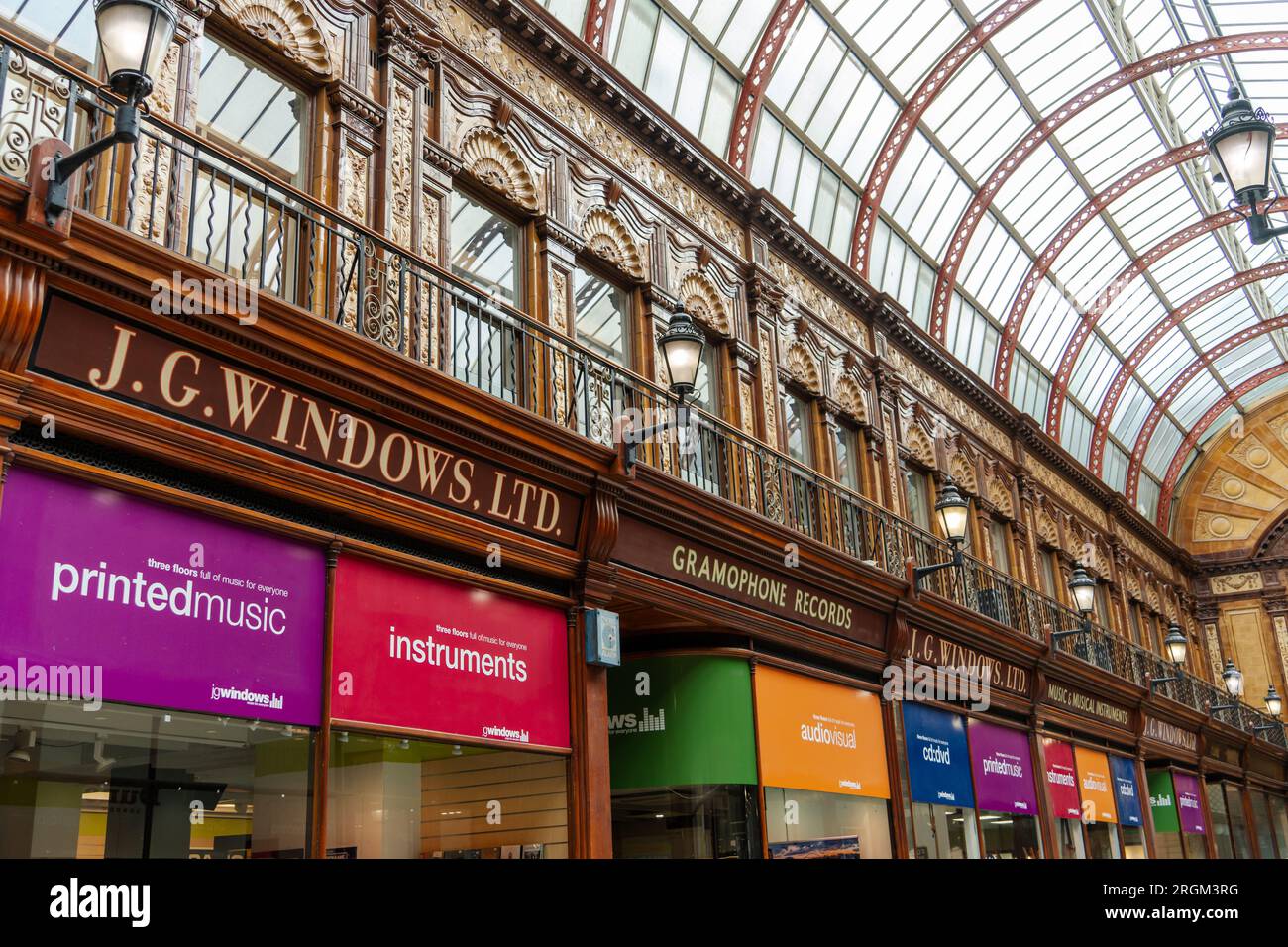 J G Windows Music Shop dans la Central Arcade dans la ville de Newcastle upon Tyne, Royaume-Uni. Banque D'Images