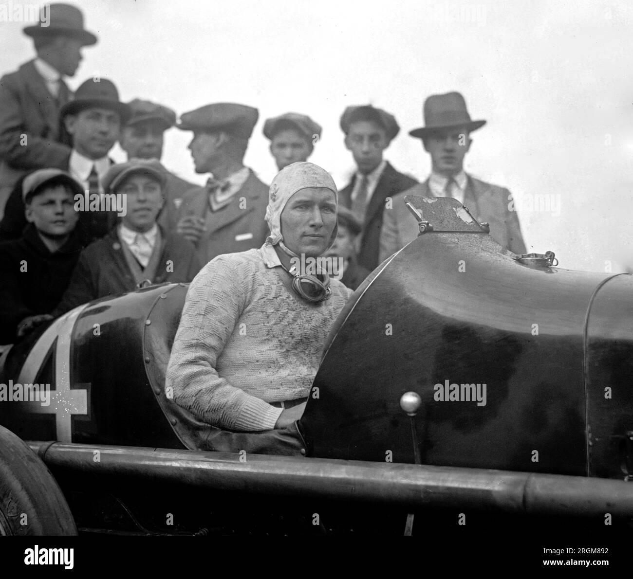 Vintage Auto Racing : pilote de voiture de course américain Bob McDonogh, vainqueur de la course de 250 miles à la course Baltimore-Washington Speedway ca. 1925 Banque D'Images