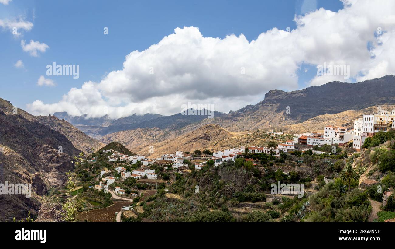 Tejeda, uno de los pueblos más bonitos de España. El pueblo está rodeado de Montañas, Gran Canaria, España Banque D'Images