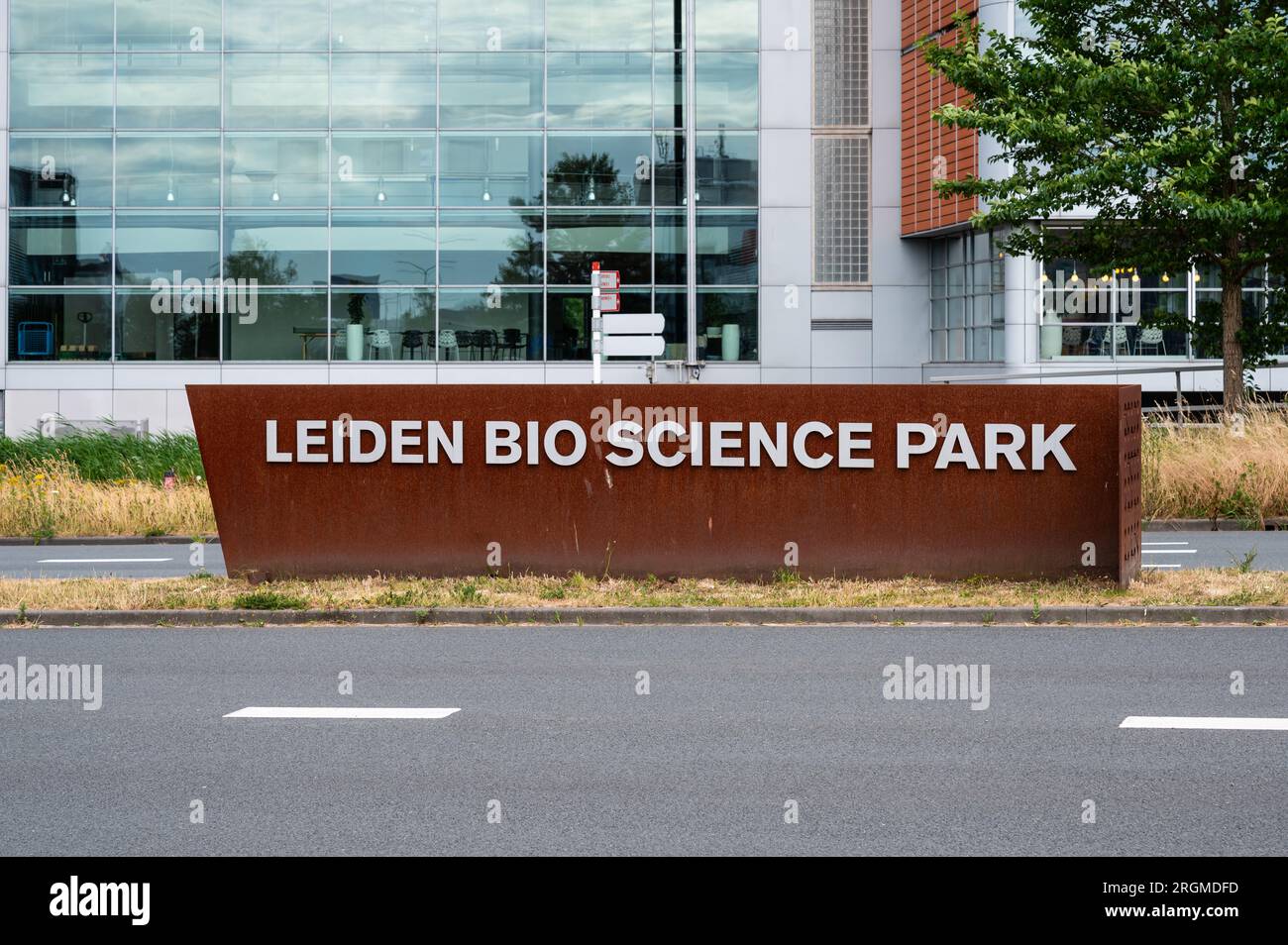 Leiden, Hollande du Sud, pays-Bas, 3 juillet 2023 - signe du parc scientifique Leiden Bio, un campus universitaire Banque D'Images