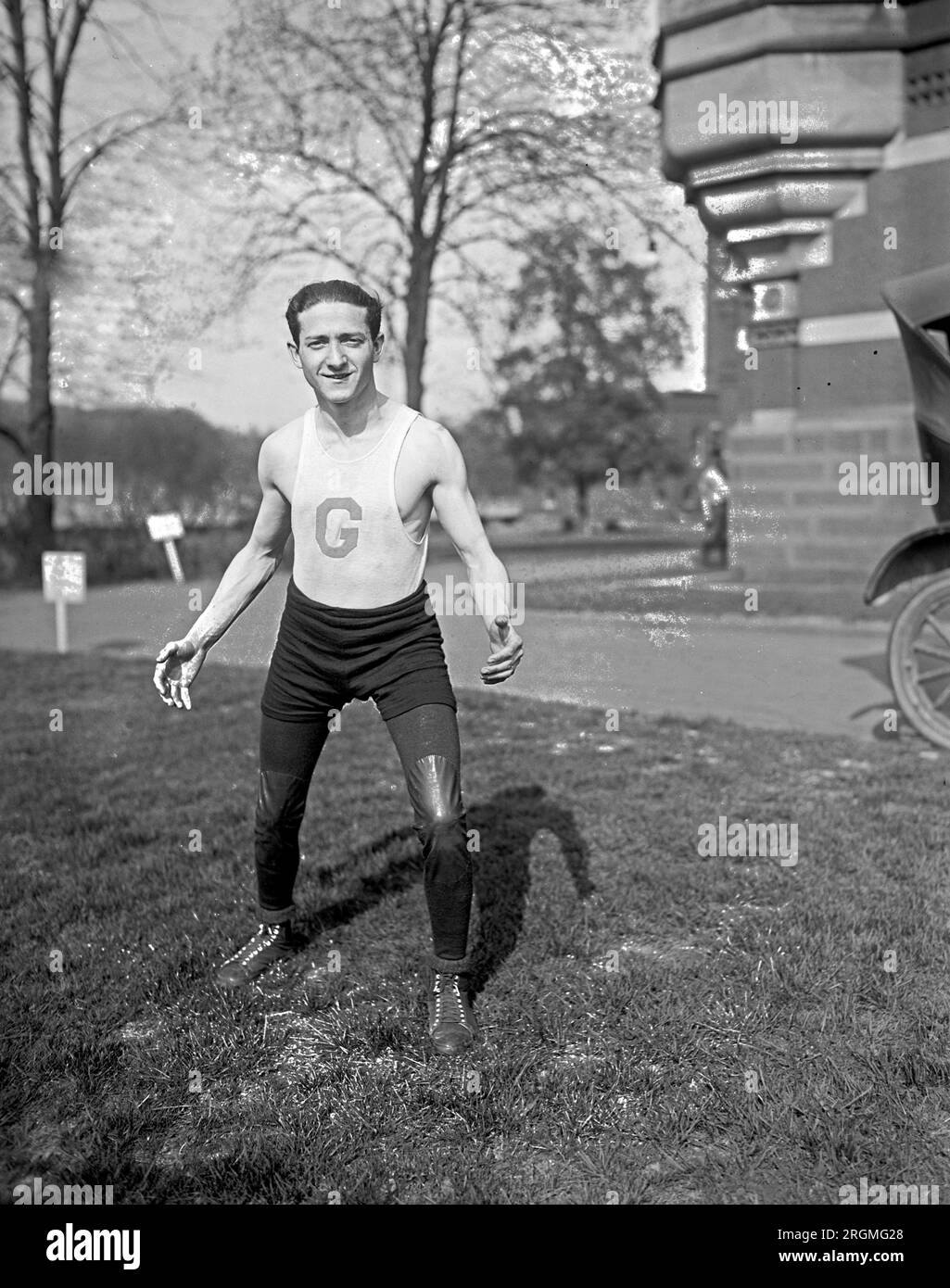 Catcheur universitaire Nathan Zimble, Université Gallaudet ca. 1924 Banque D'Images