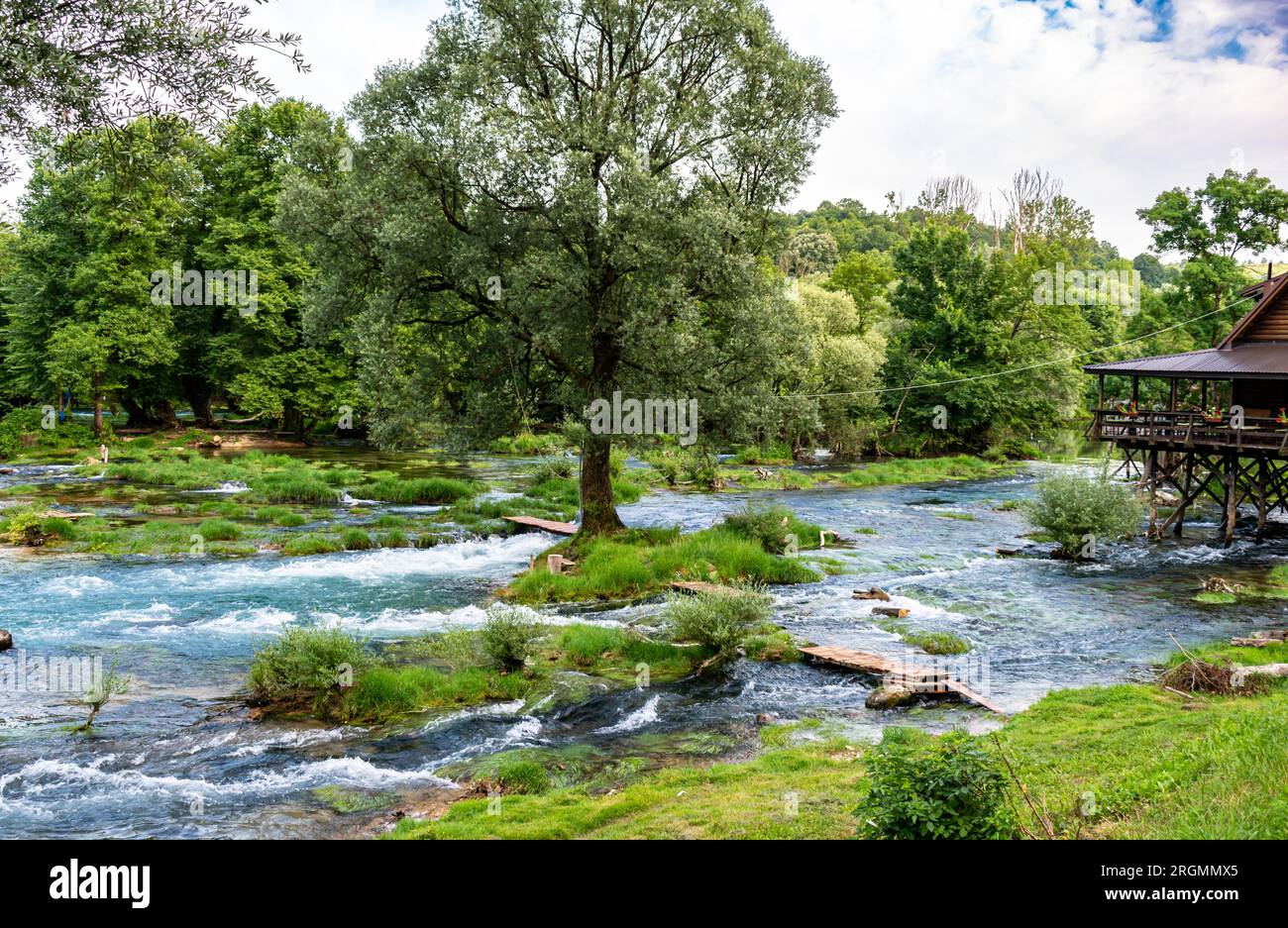 Belle rivière una en Bosnie-Herzégovine. Cette photo a été prise en juillet 2023. Banque D'Images