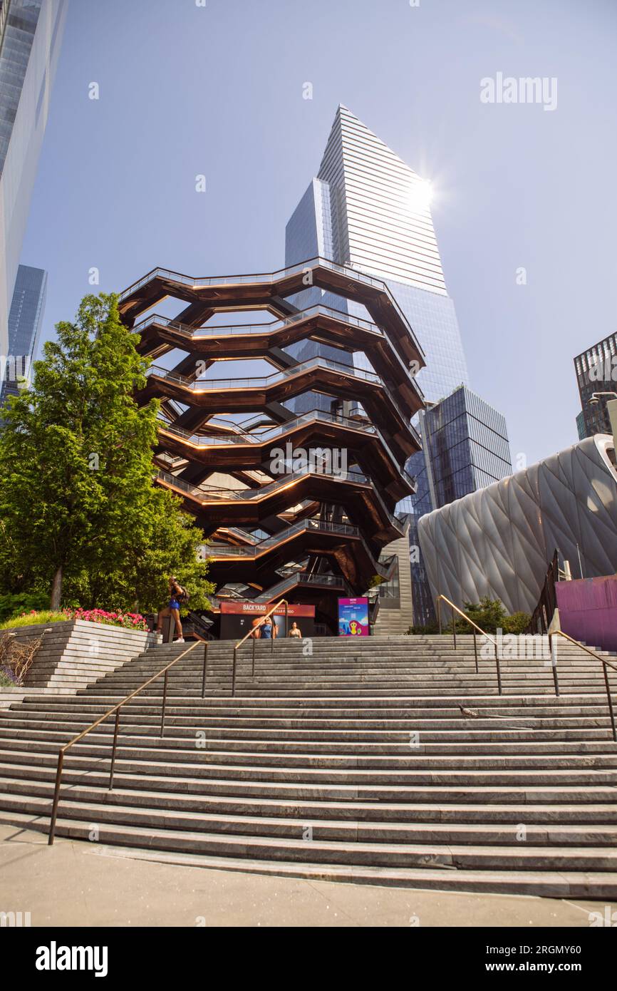 Le navire une structure et une attraction touristique construites dans le cadre du projet de réaménagement Hudson yards à Manhattan, New York, États-Unis Banque D'Images