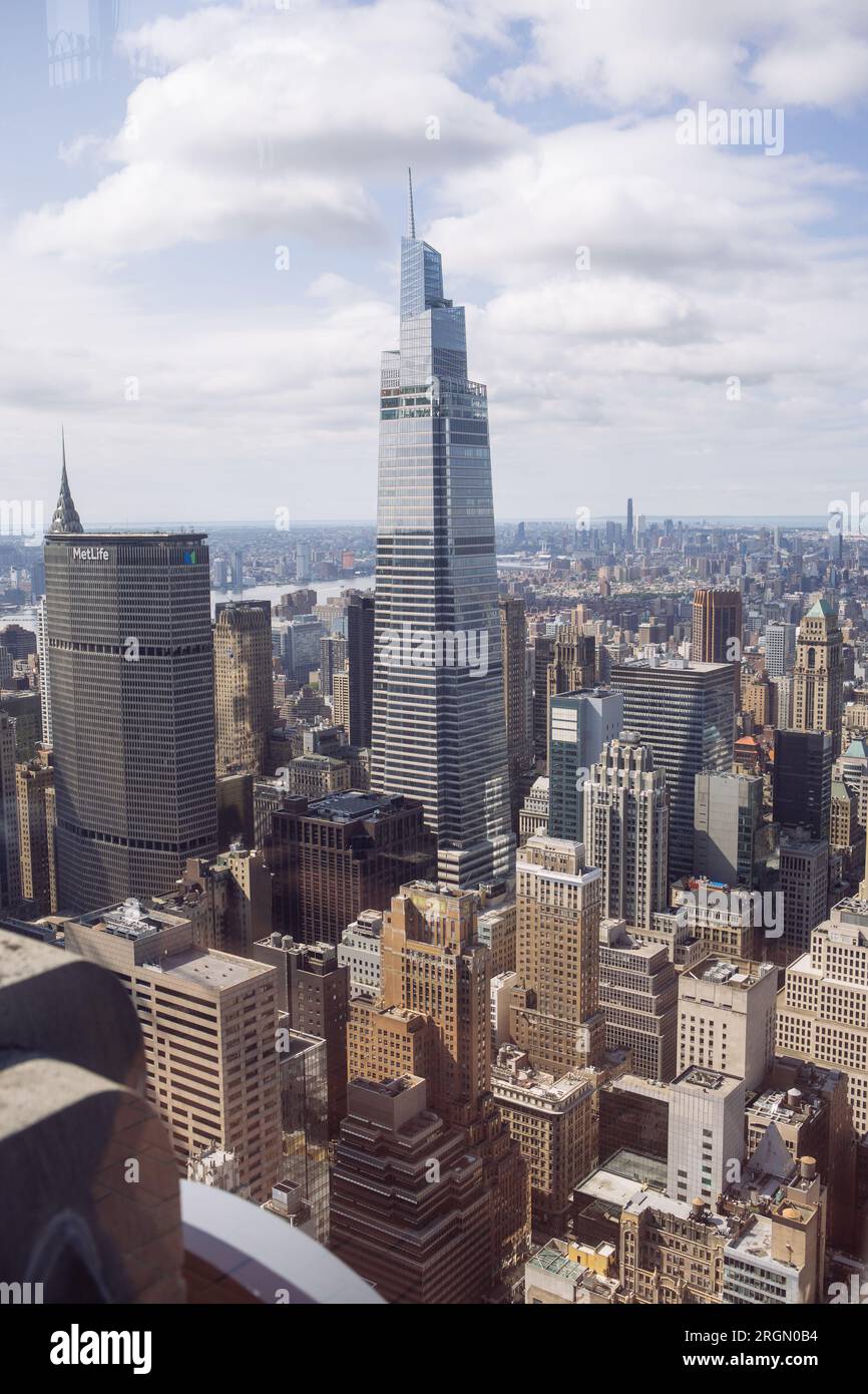 Un sommet du bâtiment Vanderbilt vu du Top of the Rock, Rockefeller Center, Manhattan, NYC, États-Unis Banque D'Images