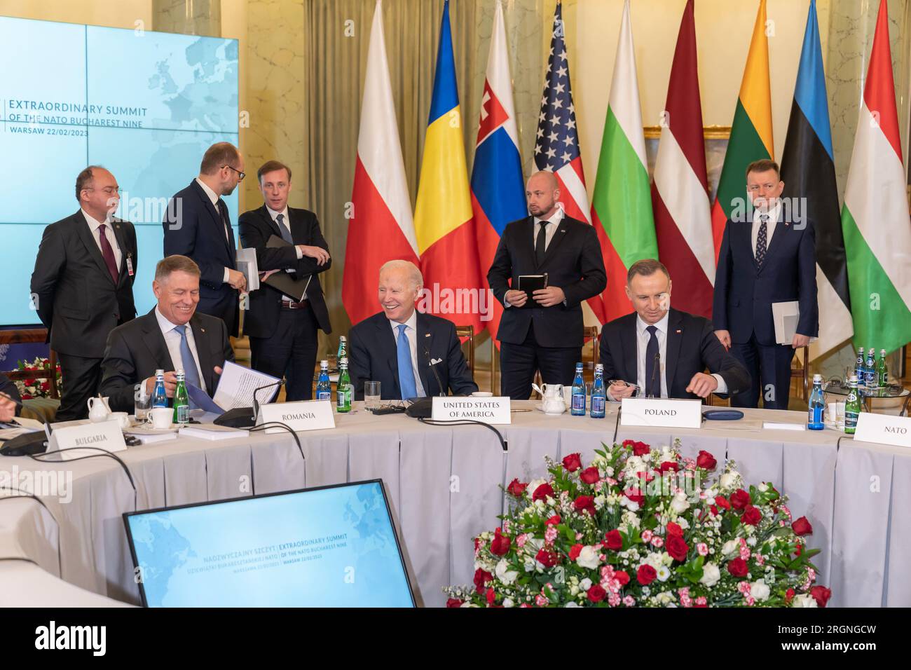 Reportage : visite de Biden en Pologne pour le Sommet extraordinaire de l'OTAN Réunion des neuf de Bucarest (2023) - le Président Joe Biden assiste au Sommet extraordinaire des neuf de Bucarest de l'OTAN, mercredi 22 février 2023, au Palais présidentiel à Varsovie, Pologne. Banque D'Images