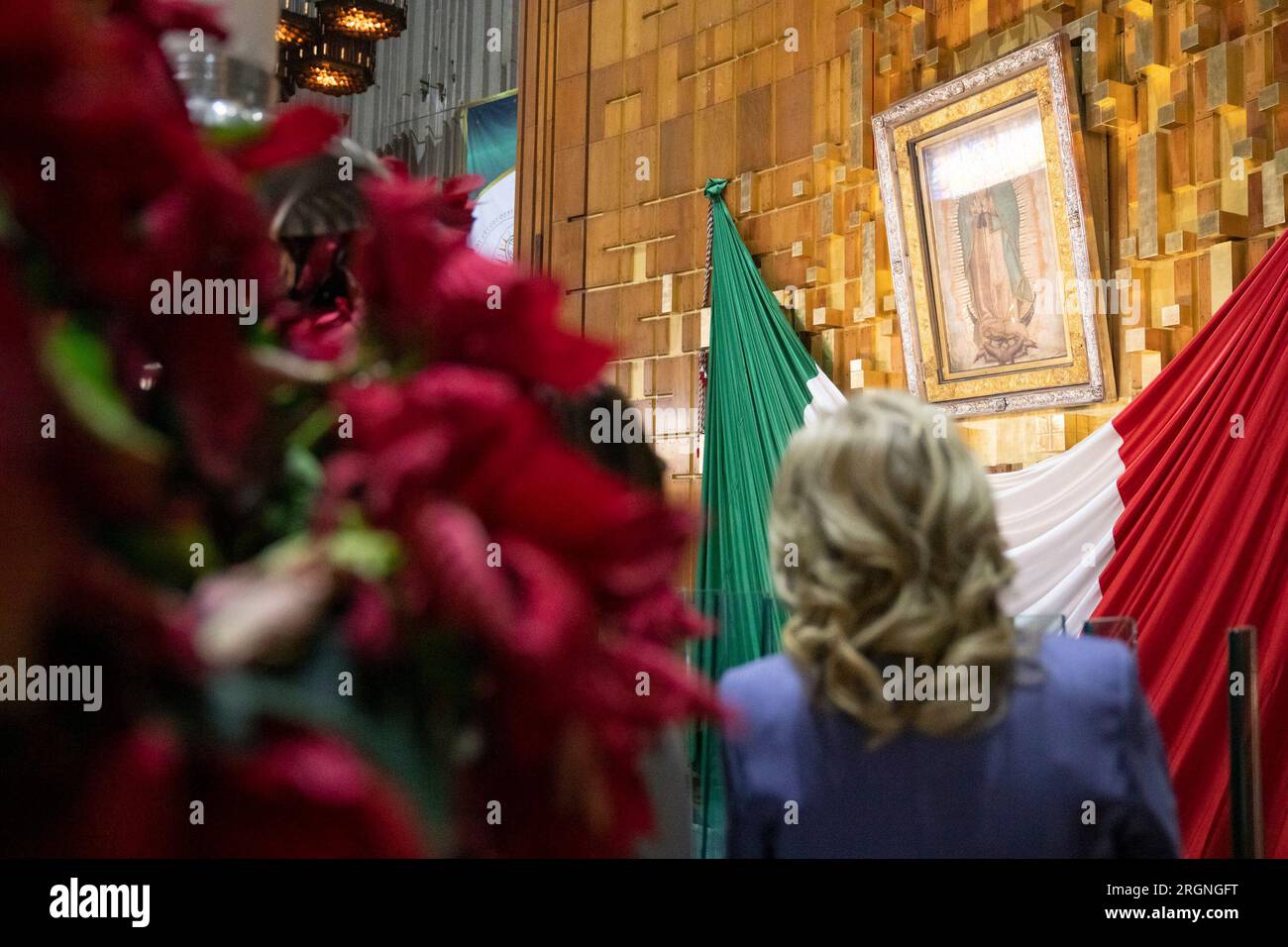 Reportage : visite de Joe Biden et de son épouse Jill Biden à Mexico (janvier 2023) - la première Dame Jill Biden et le Dr Beatriz Gutiérrez Müller, épouse du Président du Mexique, visitent la Basilique notre-Dame de Guadalupe, le dimanche 8 janvier 2023. Banque D'Images