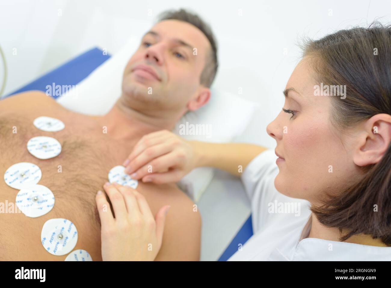 une infirmière préparant l'examen Banque D'Images