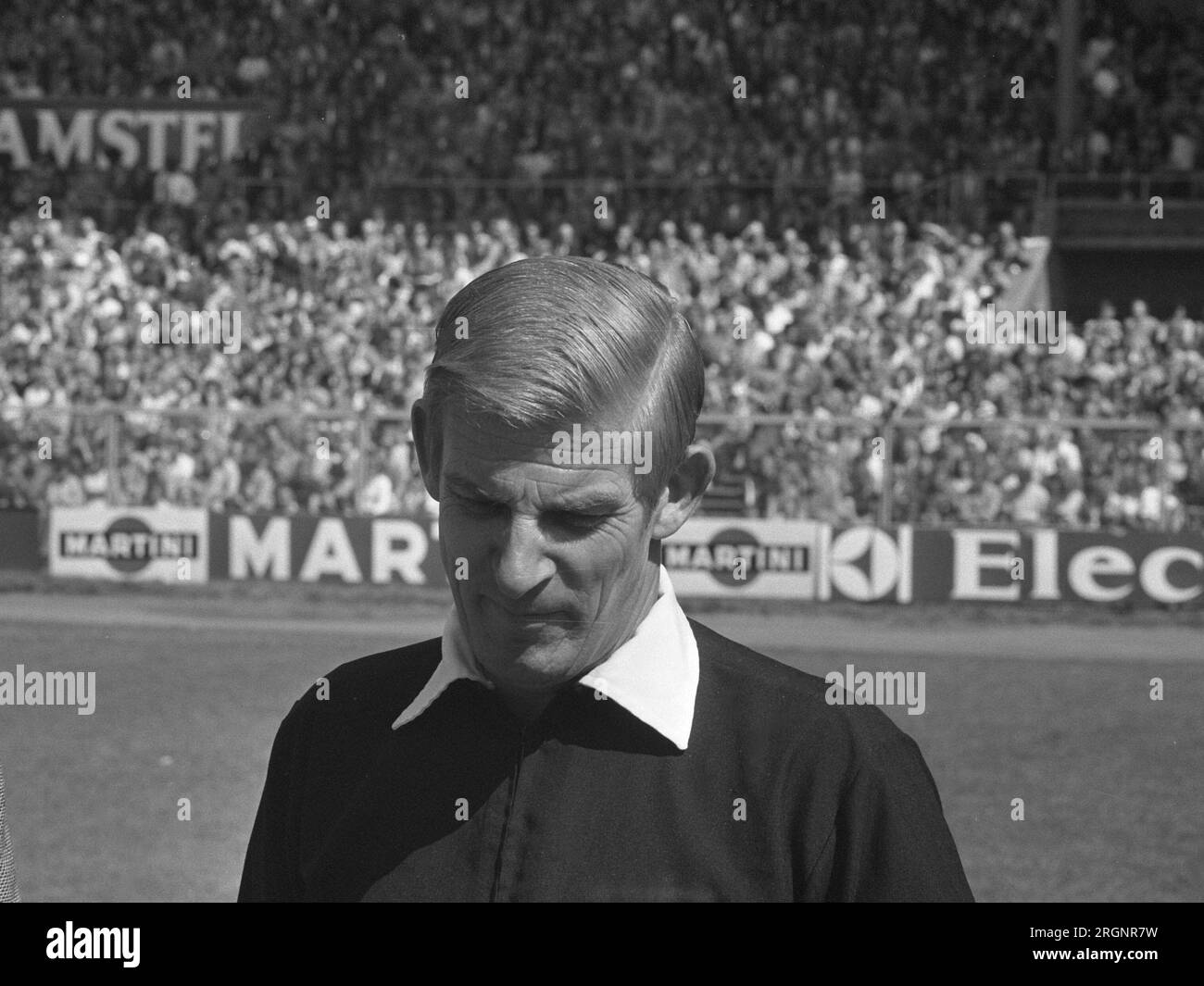 FC Amsterdam contre Ajax 1-2, arbitre Arie van Gemert ; ca. Août 1972 Banque D'Images