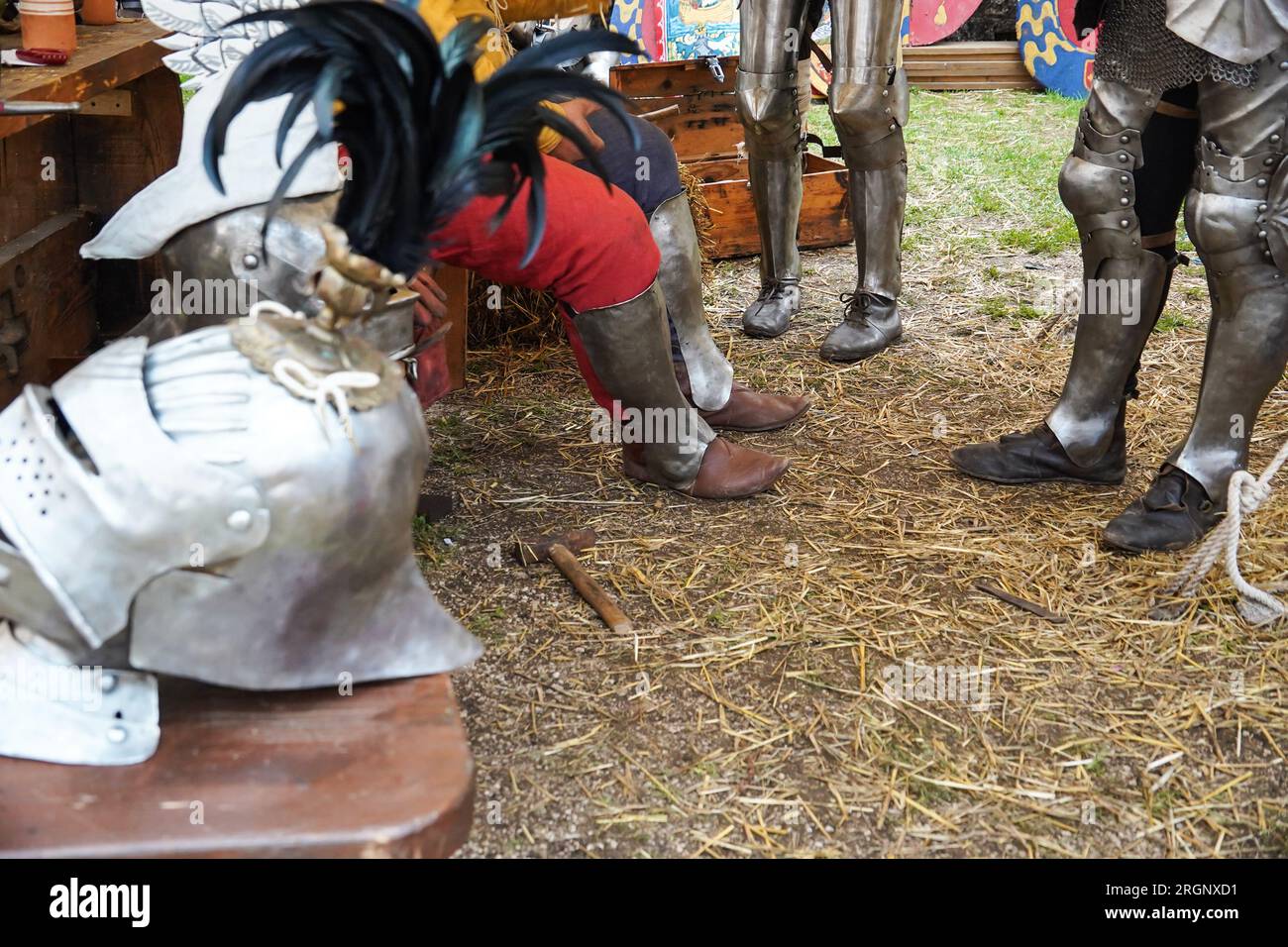Gros plan de l'équipement de chevalier médiéval pendant le festival à thème d'âge moyen Banque D'Images