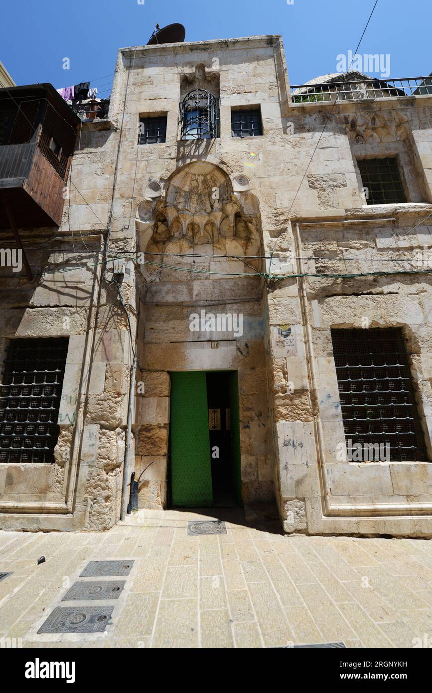 Un bel immeuble ancien construit dans le style mamelouk dans le quartier musulman, la vieille ville de Jérusalem. Banque D'Images