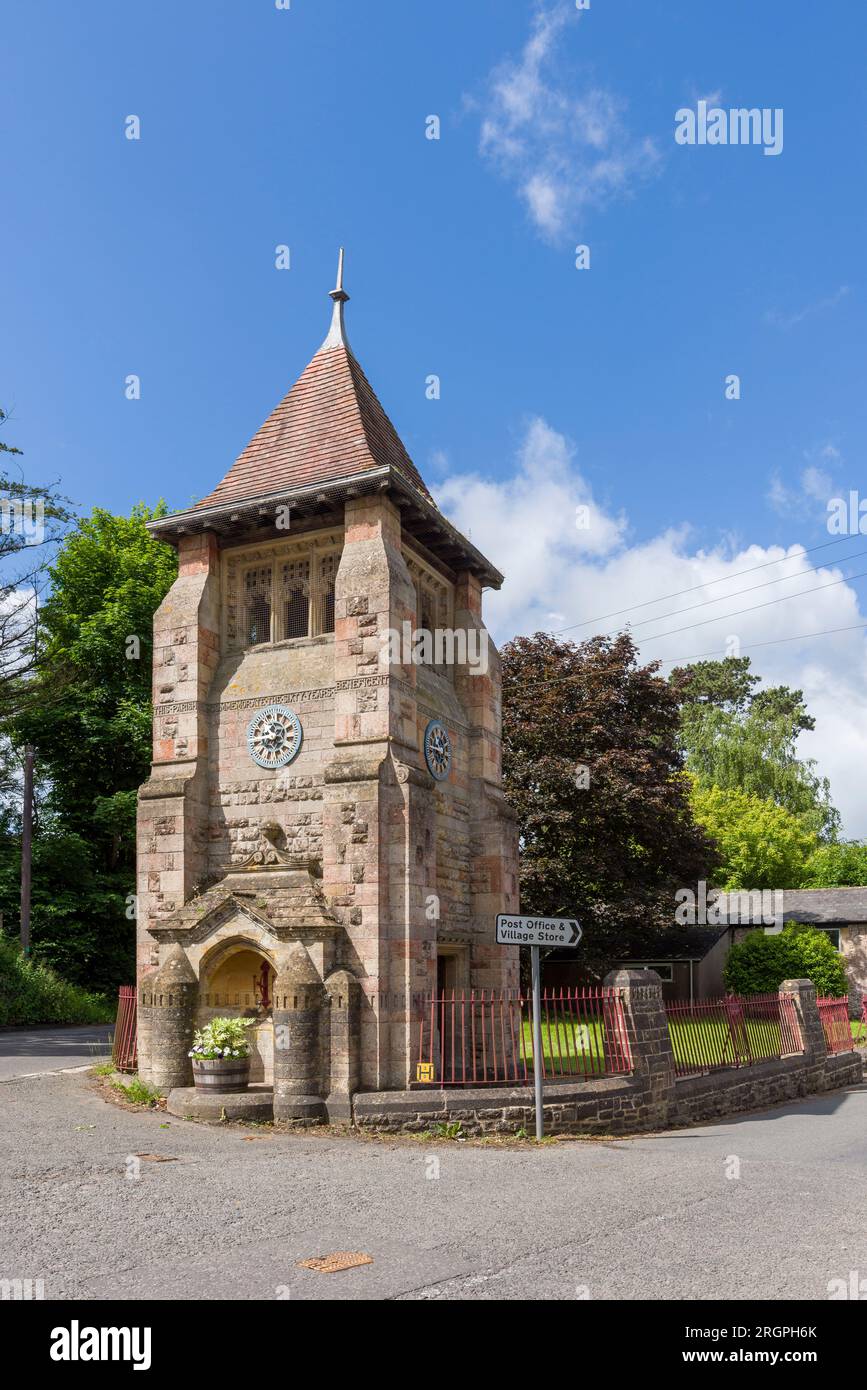 La Tour de l'horloge Jubilee dans le village de Churchill, North Somerset, Angleterre. Banque D'Images